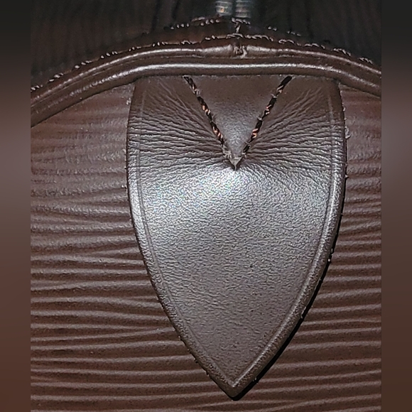 Louis Vuitton Keepall 45 in Epi Leather FREE POSHMARK AUTHENTICATION! - Picture 7 of 14